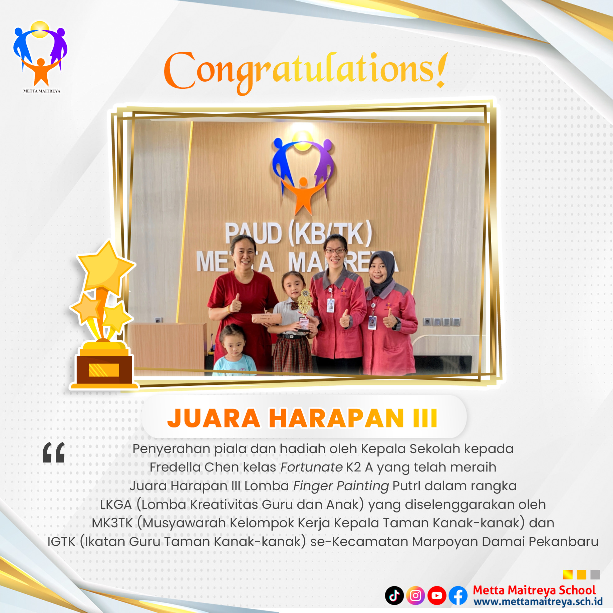 Penyerahan Hadiah oleh Kepala Sekolah dalam Lomba Finger Painting Putri dalam rangka LKGA | TK METTA MAITREYA